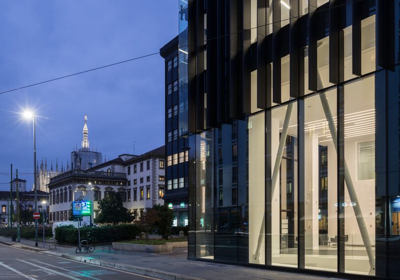 CW 60-SC Alumínium függönyfalak - Office building Office building Largo Augusto Milano található Milan, Olaszország
