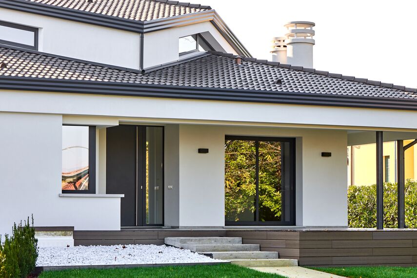 ConceptPatio 130 Alumínium tolóajtók, CS 86-HI (c) Törölt rendszerek, SlimLine 38 Standard Alumínium ablakok és SlimLine 38 Classic Alumínium ablakok - Villa Villa Treviso található Treviso, Olaszország