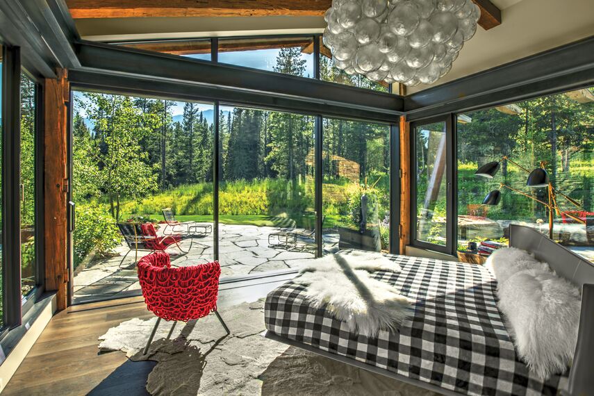 ConceptSystem 77 Alumínium ablakok, ConceptSystem 77 Alumínium ajtók, HiFinity Alumínium tolóajtók és Purity Fogantyúk - Flying Star Residence található Bridger Canyon, Amerikai Egyesült Államok