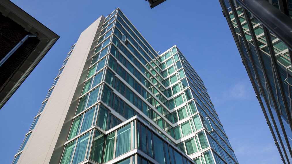 CS 77 Standard Alumínium ajtók és CS 77 Alumínium ajtók - Lakás komplexum Groene Toren Eindhoven található Eindhoven, Hollandia