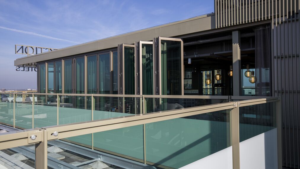 CS 77 Standard Alumínium ajtók és CS 77 Alumínium ajtók - Lakás komplexum Groene Toren Eindhoven található Eindhoven, Hollandia