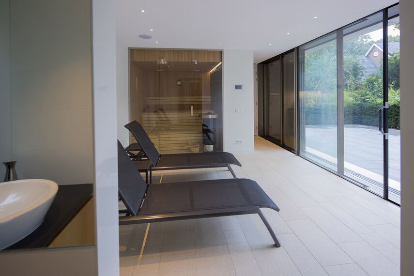 BriseSoleil 40 Árnyékolás, HiFinity Alumínium tolóajtók és CS 86-HI (c) Törölt rendszerek - Swimming pool Poolhouse Bergen található Bergen, Hollandia