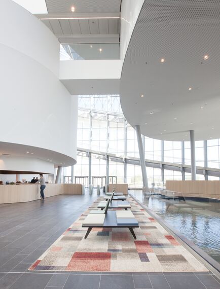 ConceptSystem 77 Alumínium ablakok és ConceptWall 50 Alumínium függönyfalak - Office building Barco One Campus található Kortrijk, Belgium