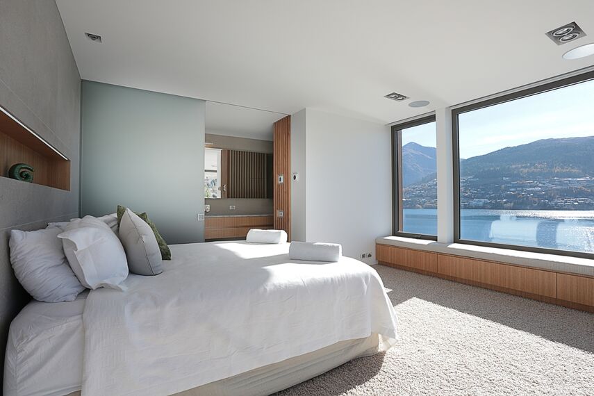 ConceptFolding 77 Alumínium tolóajtók és ConceptSystem 77 Alumínium ablakok - Lake Wakatipu House található Otago, Új-Zéland
