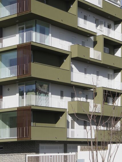 ConceptSystem 77 Alumínium ablakok, ThermoSystem 68 Alumínium ablakok és ConceptPatio 68 Alumínium tolóajtók - Lakás komplexum La casa sull'olivo található Ragusa, Olaszország