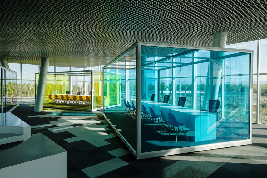 ConceptSystem 77 Alumínium ajtók, ConceptSystem 77 Alumínium ablakok és CW 50-SC Alumínium függönyfalak - Lazika Municipalty található Lazika, Grúzia