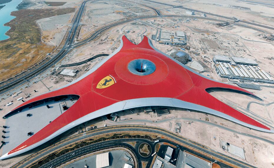 ConceptWall 86 Alumínium függönyfalak - Race track Ferrari World Abu Dhabi található Abu Dhabi, Egyesült Arab Emírségek