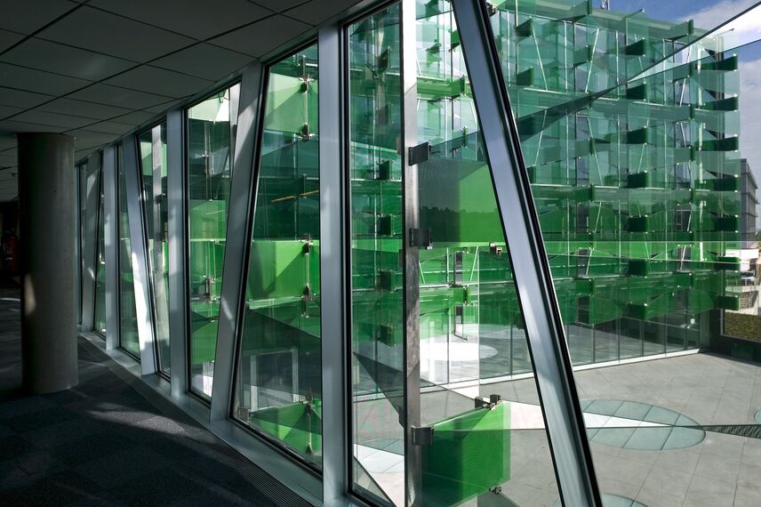 ConceptSystem 68 Alumínium ablakok, ConceptSystem 68 Alumínium ajtók, ConceptWall 50 Alumínium függönyfalak és ConceptWall 86 Alumínium függönyfalak - Office building Coca-Cola headquarters Spain található Madrid, Spanyolország