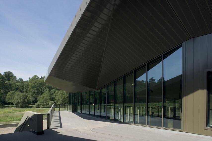 ConceptWall 50 Alumínium függönyfalak és CW 50-FV Alumínium függönyfalak - Museum Historial De La Vendée Museum található Les Lucs-sur-Boulogne, Franciaország
