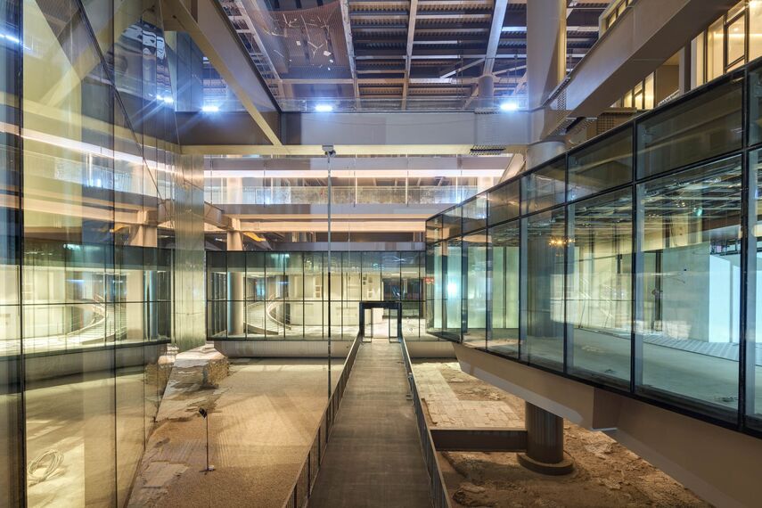 ConceptWall 50 Alumínium függönyfalak és ConceptSystem 68 Alumínium ajtók - Antakya Hilton Museum Hotel található Hatay, Törökország