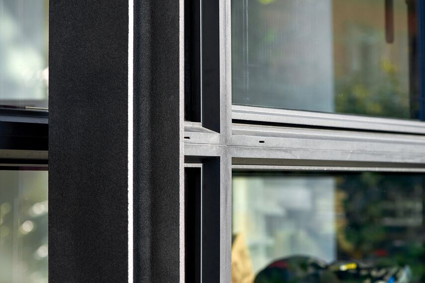 ConceptPatio 130 Alumínium tolóajtók, CS 86-HI (c) Törölt rendszerek, SlimLine 38 Standard Alumínium ablakok és SlimLine 38 Classic Alumínium ablakok - Villa Villa Treviso található Treviso, Olaszország