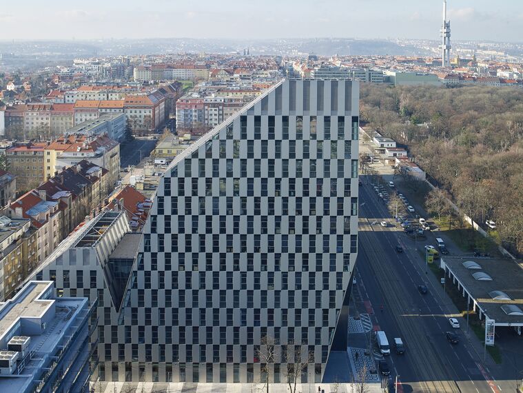 CW 86 Standard Alumínium függönyfalak és CW 86-EF Alumínium függönyfalak - Office building Crystal található Prague, Csehország