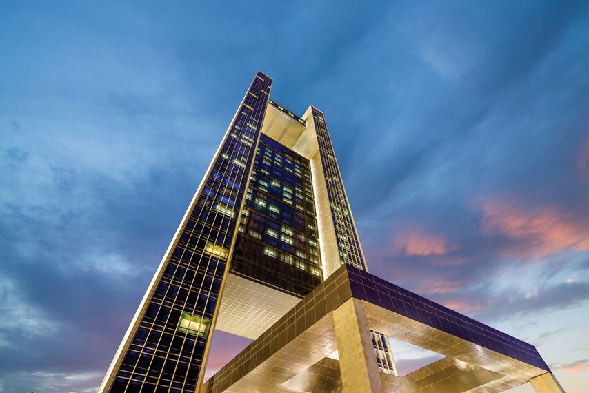 CP 96 Alumínium tolóajtók és CS 77 Fire Proof Alumínium ajtók - Four Seasons Hotel található Manama, Bahrein