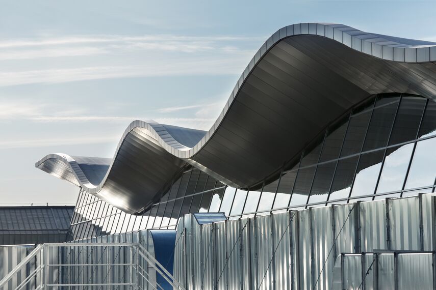 ConceptSystem 59Pa Alumínium ablakok, CW 50-ALU ON STEEL Alumínium függönyfalak, ES 50 Alumínium ablakok, CW 50 Standard Alumínium függönyfalak, CW 50 Alumínium függönyfalak és CS 59Pa Clampable Door Alumínium ajtók - Puerto Venecia található Zaragosa, Spanyolország