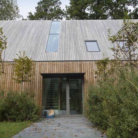 CS 86-HI (c) Törölt rendszerek, ConceptWall 50 Alumínium függönyfalak és HiFinity Alumínium tolóajtók - Villa Forest villa Voorschoten található Voorschoten, Hollandia