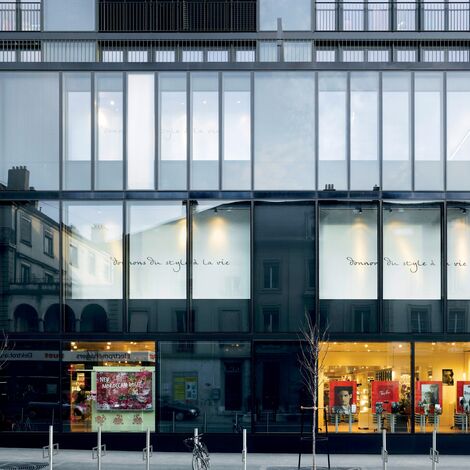 Shopping centre Manor Store AG található Biel, Svájc