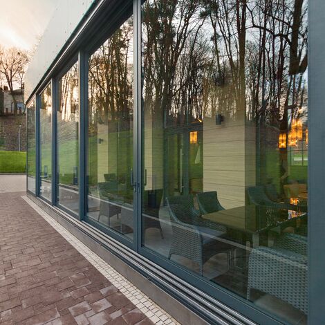 ConceptSystem 77 Alumínium ablakok és CW 50-HI Alumínium függönyfalak - Park Art of Rest található Lviv, Ukrajna