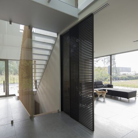 CS 86-HI (c) Törölt rendszerek, ConceptWall 50 Alumínium függönyfalak és HiFinity Alumínium tolóajtók - Villa Forest villa Voorschoten található Voorschoten, Hollandia