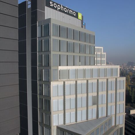 CS 86-HI (c) Törölt rendszerek, CW 86 Standard Alumínium függönyfalak és CW 86-EF Alumínium függönyfalak - Business center Sopharma Litex Business Towers található Sofia, Bulgária