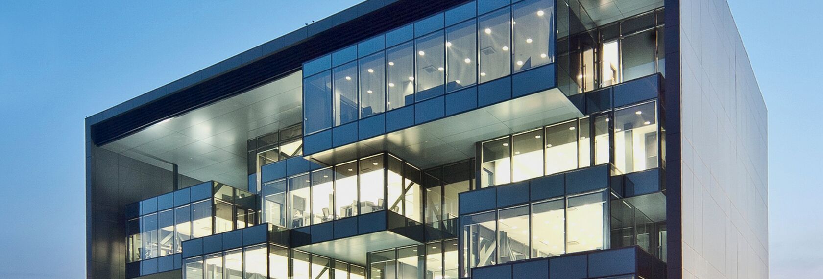 ConceptSystem 77 Alumínium ablakok és CW 50-SG Alumínium függönyfalak - Prosecutor’s Office Tbilisi található Tbilisi, Grúzia