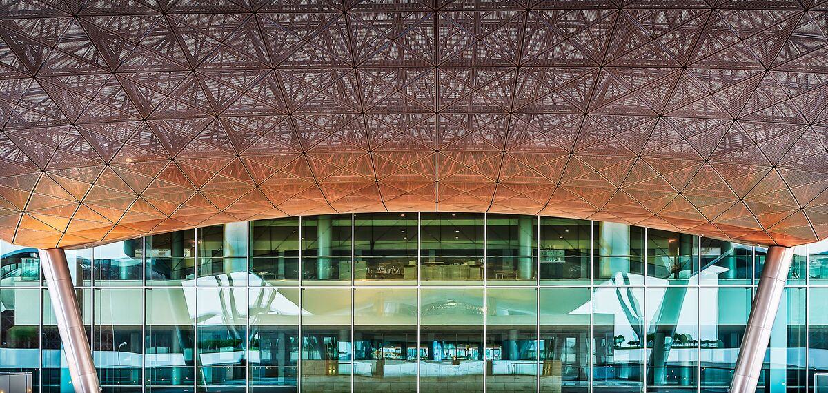 ConceptSystem 68 Alumínium ablakok, ConceptSystem 59Pa Alumínium ablakok és ConceptWall 50 Alumínium függönyfalak - Congress center Qatar National Convention Centre található Doha, Katar