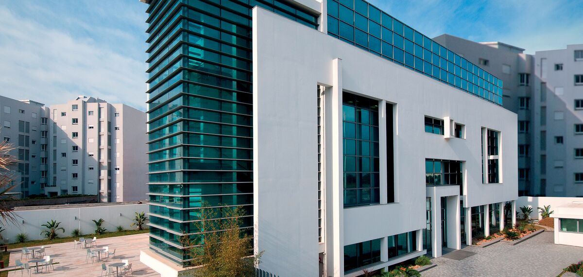 BriseSoleil 100 Árnyékolás és ConceptWall 60 Alumínium függönyfalak - Embassy Embassy of Canada található Tunis, Tunézia