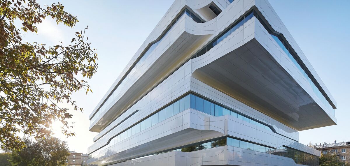 ConceptFolding 77 Alumínium tolóajtók, ConceptSystem 77 Alumínium ablakok és CW 50-SC Alumínium függönyfalak - Office building Dominion Tower található Moscow, Oroszorzág
