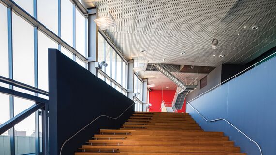 ConceptSystem 77 Alumínium ablakok, ConceptWall 60 Alumínium függönyfalak, ConceptSystem 77 Alumínium ajtók és CW 60-DRL Alumínium függönyfalak - Recreation/Entertainment centre Tivolivredenburg található Utrecht, Hollandia