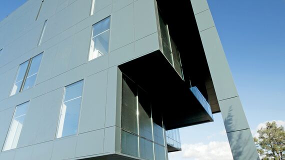 ConceptSystem 77 Alumínium ablakok és CW 50-SG Alumínium függönyfalak - Prosecutor’s Office Tbilisi található Tbilisi, Grúzia