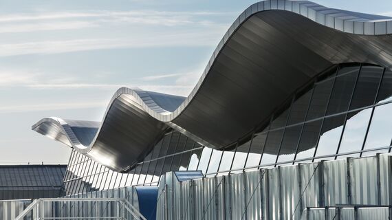 ConceptSystem 59Pa Alumínium ablakok, CW 50-ALU ON STEEL Alumínium függönyfalak, ES 50 Alumínium ablakok, CW 50 Standard Alumínium függönyfalak, CW 50 Alumínium függönyfalak és CS 59Pa Clampable Door Alumínium ajtók - Puerto Venecia található Zaragosa, Spanyolország