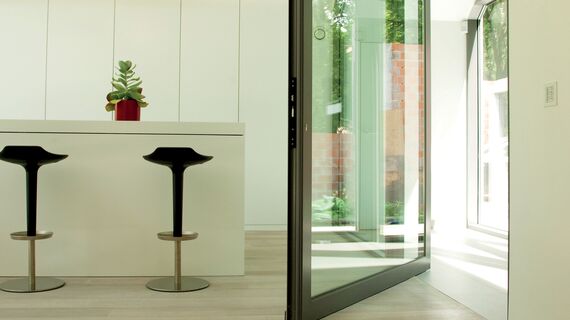 ConceptSystem 77 Alumínium ablakok, ConceptSystem 77 Alumínium ajtók, ConceptWall 50 Alumínium függönyfalak, CS 86-HI (c) Törölt rendszerek és CP 50 Alumínium tolóajtók - Van Acker Sissau villa található Loppem, Belgium